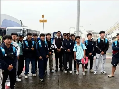 Sports Minister Mandaviya meets Arunachal Pradesh U-16 Team at Surat Airport