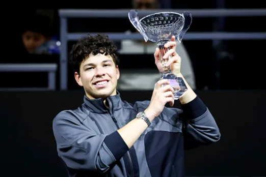 Shelton saves 3 championship points against Fritz to clinch title in Dallas