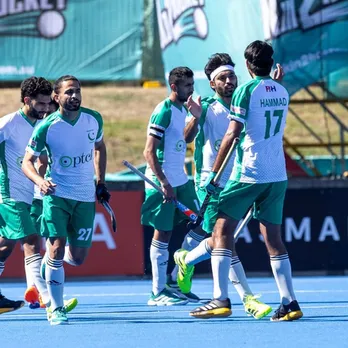 Sulky Pakistan men's hockey team flies for World Cup qualifiers under a banned coach