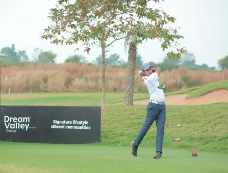 Vooty Masters golf: Manu Gandas grabs lead with third-round 67, Angad Cheema in close chase