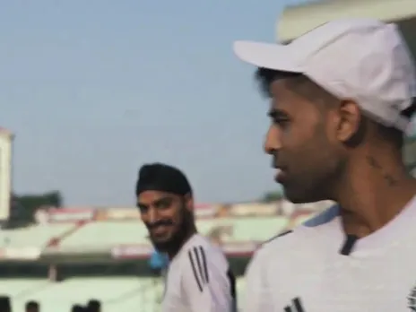 Suryakumar Yadav and Arshdeep Singh trying to speak Bengali