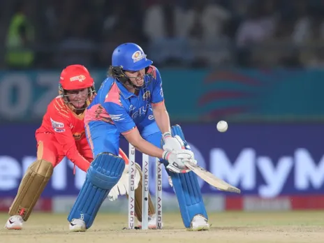 Nat Sciver-Brunt playing scoop against Gujarat Giants Women in the 5th game of WPL 2025 (File Photo: X)
