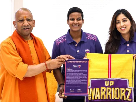 Yogi Adityanath and Deepti Shamra 