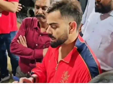 Virat Kohli with CSK fans