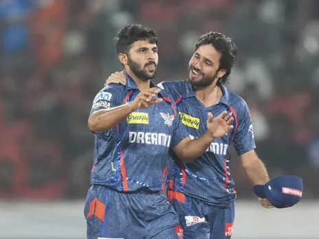 Shardul Thakur celebrates a wicket with teammate Ravi Bishnoi inn the game against SRH (File Photo: X/Internet) 