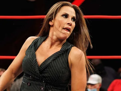 'All I see is their a*s' - Mickie James criticizes dress sense of female wrestlers