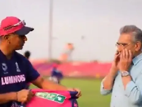 Eugene Levy presented with Rajasthan Royals jersey