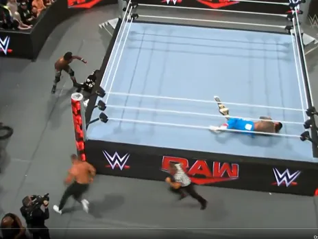 WATCH: Referee runs alongside Bron Breakker as if to deliver spear on WWE Raw