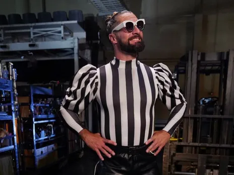 Seth Rollins claims to hate Football minutes after Chicago Bears lost to Houston Texas