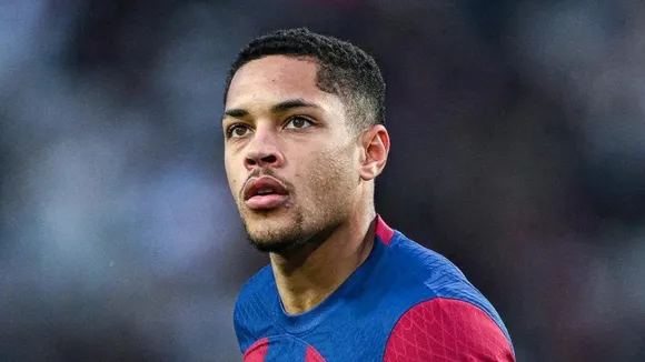 Vitor Roque's agent furious with FC Barcelona coach wants him to leave