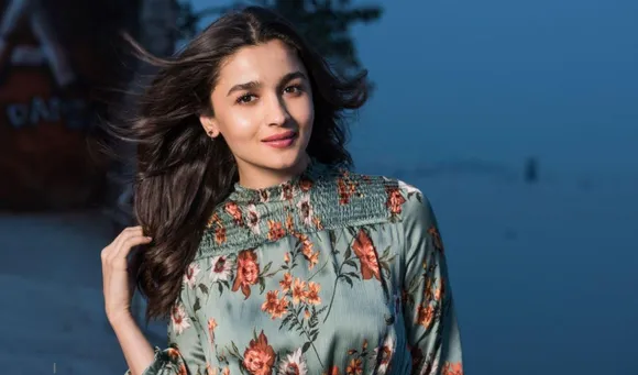 Alia Was Seen Exiting From The Event With The Trophy For Best Actress Even Before The Award Show Began?