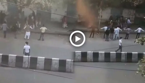 Viral: People Form Human Chain To Safeguard School Children Amidst Delhi