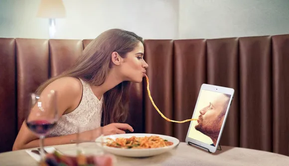 5 Advises To Make Long-Distance Relationships Work For Sure