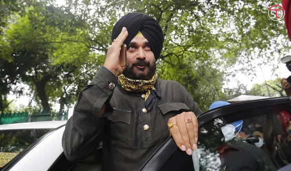 Navjot Singh Sidhu Resigns Out Of Blue Leaving Congress In Lurch
