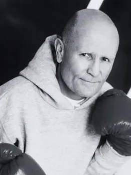 Mike Tyson's ear-biting match Referee Mills Lane died!