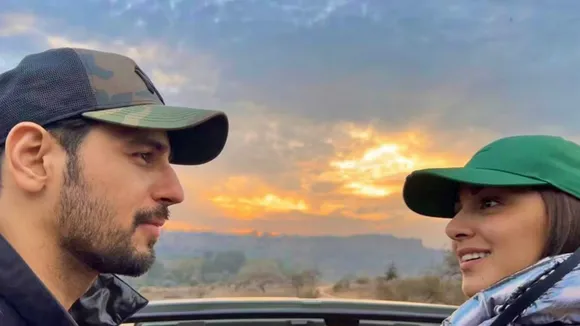 Sidharth Malhotra-Kiara Advani's Fans Go Wild Over Their Dreamy Picture - See What They Asked Alexa to Play Now!