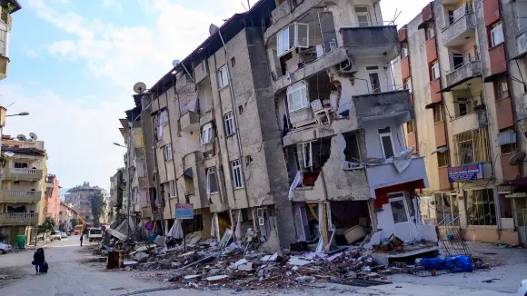 Turkey Earthquake : Turkey Arrests 48 People over Looting After Quake