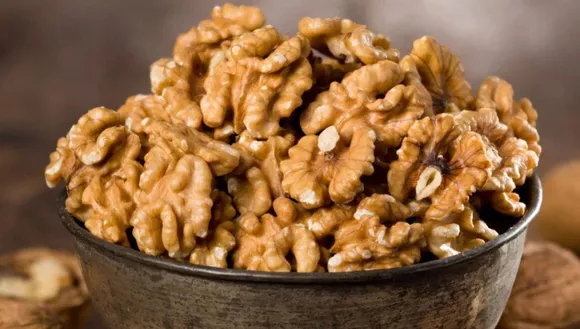 5 Amazing Health Related Benefits of Eating Walnuts Daily