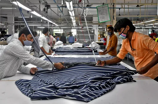 Govt Likely To Announce Incentives For Textile Industry By Year-End