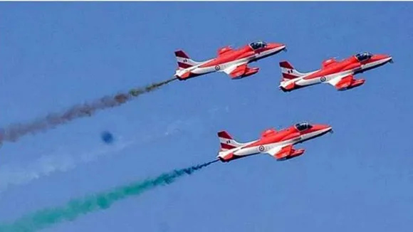 Air Force planes performed stunts in the sky of Bhopal, the world saw the power of Air Force.