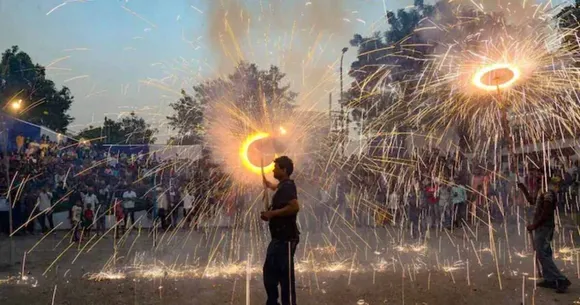 Diwali 2023: If you burn yourself with firecrackers or lamps, treat them with these first aid tips.