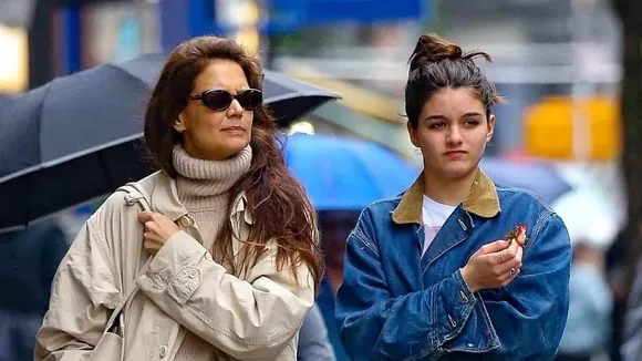 The Hollywood Famous Mother- Daughter Duo Katie Holmes and Suri Spotted Outside at the NYC