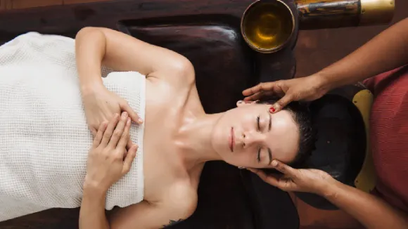 Ayurvedic Head Massage: Best Oils for Hair Growth, Sleep & Stress Relief