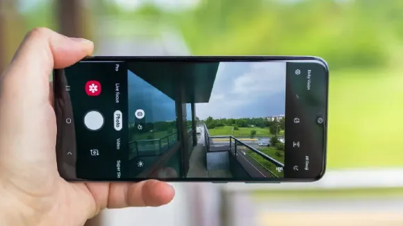 Samsung Galaxy F70 Series