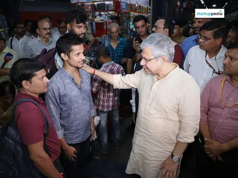 Railway Minister Ashwini Vaishnaw inspects festive rush at New Delhi Station