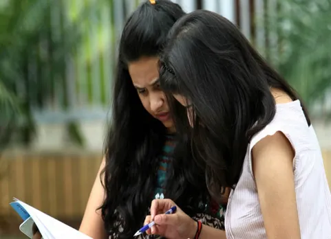 நாளை நீட் தேர்வு: சமூக நீதிக்கு சவக்குழி தோண்டப்பட்டிருக்கிறது!