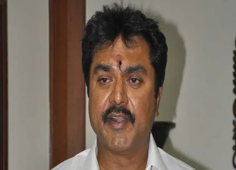 சேகர் ரெட்டியுடன் தொடர்பா?  சரத்குமாரிடம் ஐடி விசாரணை