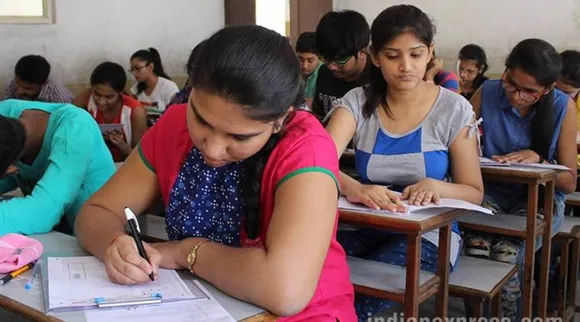 பாலைவனச் சோலையான பள்ளிக் கல்வித் துறை