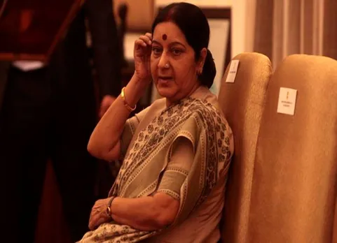 தமிழர்களை காப்பாற்றுங்கள்; சுஷ்மாவுக்கு கடிதம் அனுப்பிய ஸ்டாலின்!