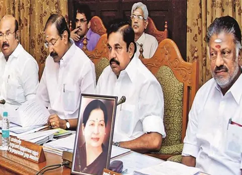 வேண்டாம் என்கிறார் ஓ.பி.எஸ். -  வேண்டும் என்கிறார் ஜெயக்குமார்!