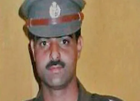 தொழுகையில் ஈடுபட வேண்டாம்; போலீசாருக்கு அறிவுரை