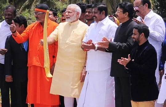 அப்துல் கலாமுக்கு இணையாக மோடியை உயர்த்திய எடப்பாடி : மணிமண்டபம் விழா ஷாக்!