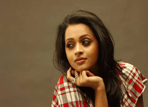 ”எனக்கும் திலீப்பிற்கும் தனிப்பட்ட பிரச்சனை இருந்தது”: மௌனம் கலைத்த பாவனா