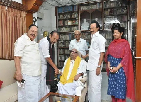 dmk chief karunanidhi, mdmk general secretary vaiko, kanimozhi karunanidhi, m.k.stalin, vaiko-karunanidhi meet