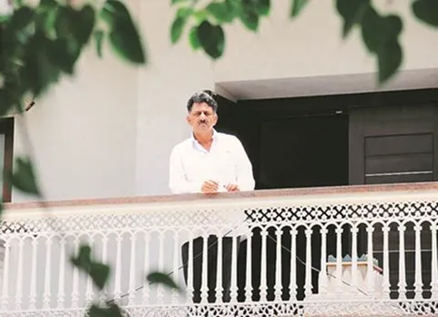 ஐ.டி. ரெய்டில் ரூ.10 கோடி பறிமுதல்: இந்தியாவின் 2-வது பணக்கார அமைச்சருக்கு சிக்கல்