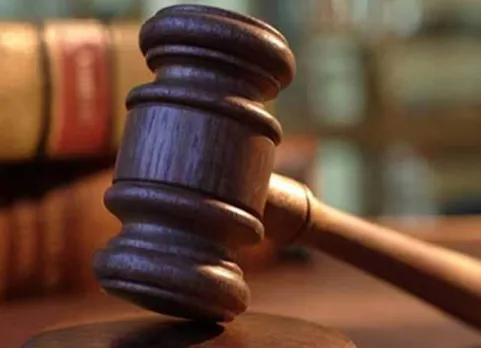 தண்ணீர் பாட்டிலுக்கு கூடுதலாக ரூ.21 வசூல்: ரூ.12,000 இழப்பீடு வழங்க நீதிமன்றம் உத்தரவு