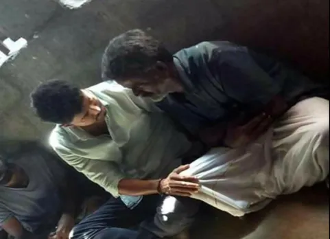 அனிதா குடும்பத்தை நேரில் சந்தித்து நடிகர் விஜய் ஆறுதல்!