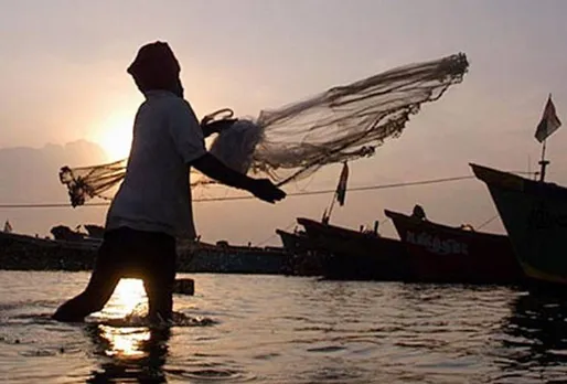tamilnadu fishermen, tamilnadu government, attack on tamilnadu fishermen, complaint on indian navy