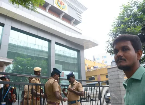 IT Raid, VK Sasikala, TTV Dinakaran, Jaya TV Office