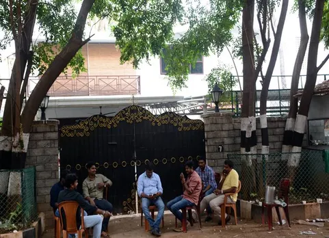 , sasikala family raided, TTV dhinakaran, jayalalitha, VK Sasikala