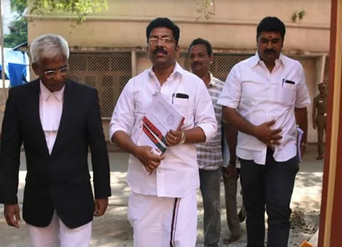 ஆதாரத்துடன் ஜெ., கைரேகை குறித்து சந்தேகம் எழுப்பிய சரவணன்: அரசு மருத்துவர்களுக்கு விசாரணை ஆணையம் சம்மன்!