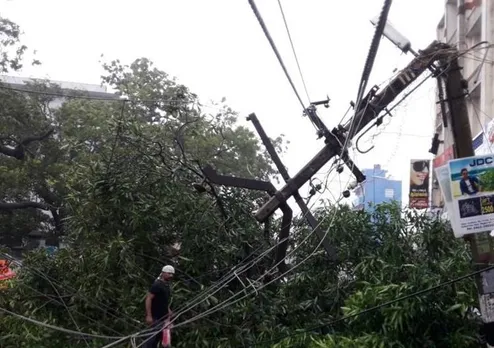 kanyakumari district, ockhi, cyclone ockhi, heavy rain, power cut, minister thangamani, minister r.b.udayakumar