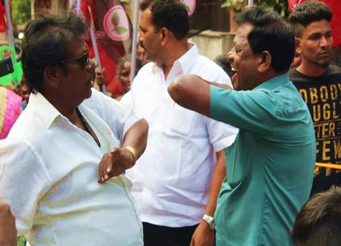'போடு தகிட தகிட' : ஆர்.கே. நகர் ஸ்பெஷல் புகைப்படங்கள்!