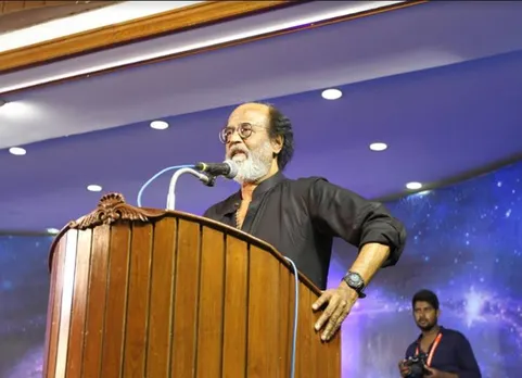 மீண்டும் ரசிகர்களை சந்திக்கிறார் ரஜினிகாந்த்! வெளியாகிறது அரசியல் பிரவேசம் குறித்த புதிய அறிவிப்பு!