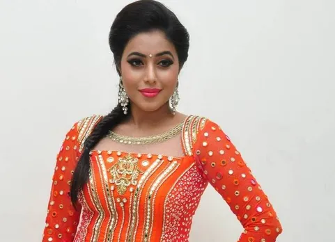 Actress-Poorna