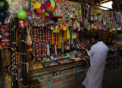 மீனாட்சி அம்மன் கோவில் கடைகளை காலி செய்ய நீதிமன்றம் உத்தரவு!
